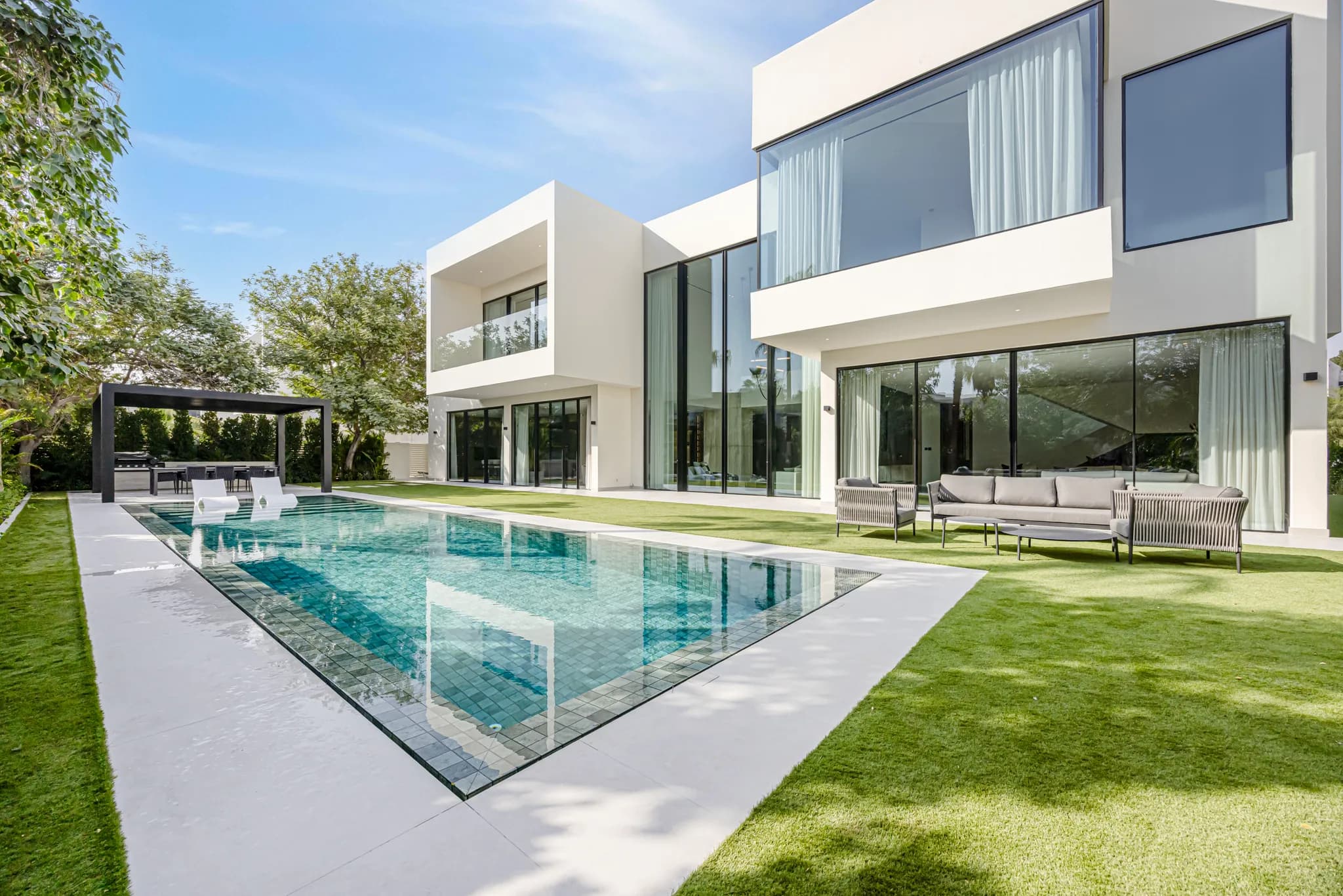 5-bed fully furnished contemporary home in The Nest
