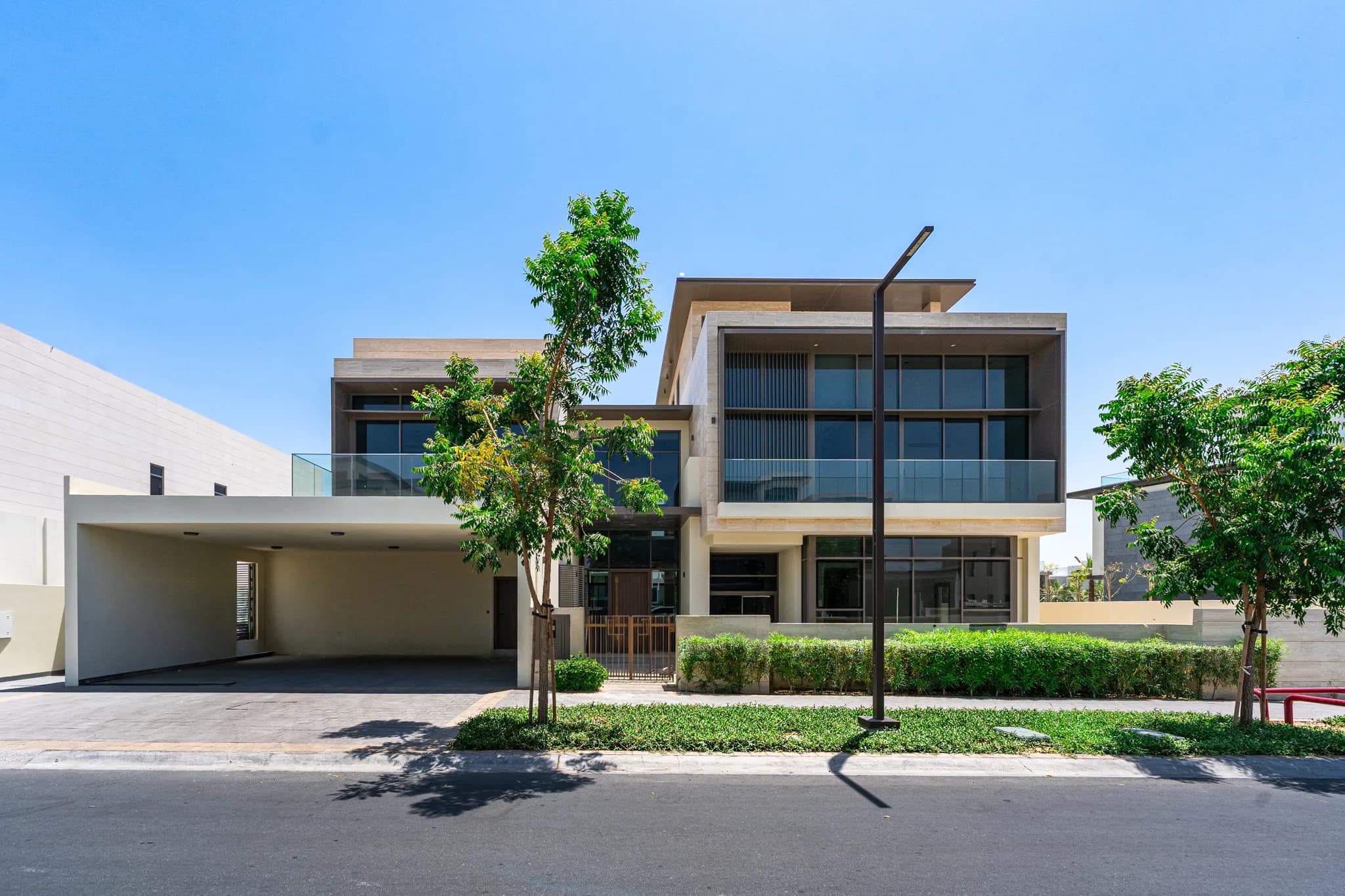 6-bedroom Modern-style villa for rent at Golf Place 2 Dubai Hills
