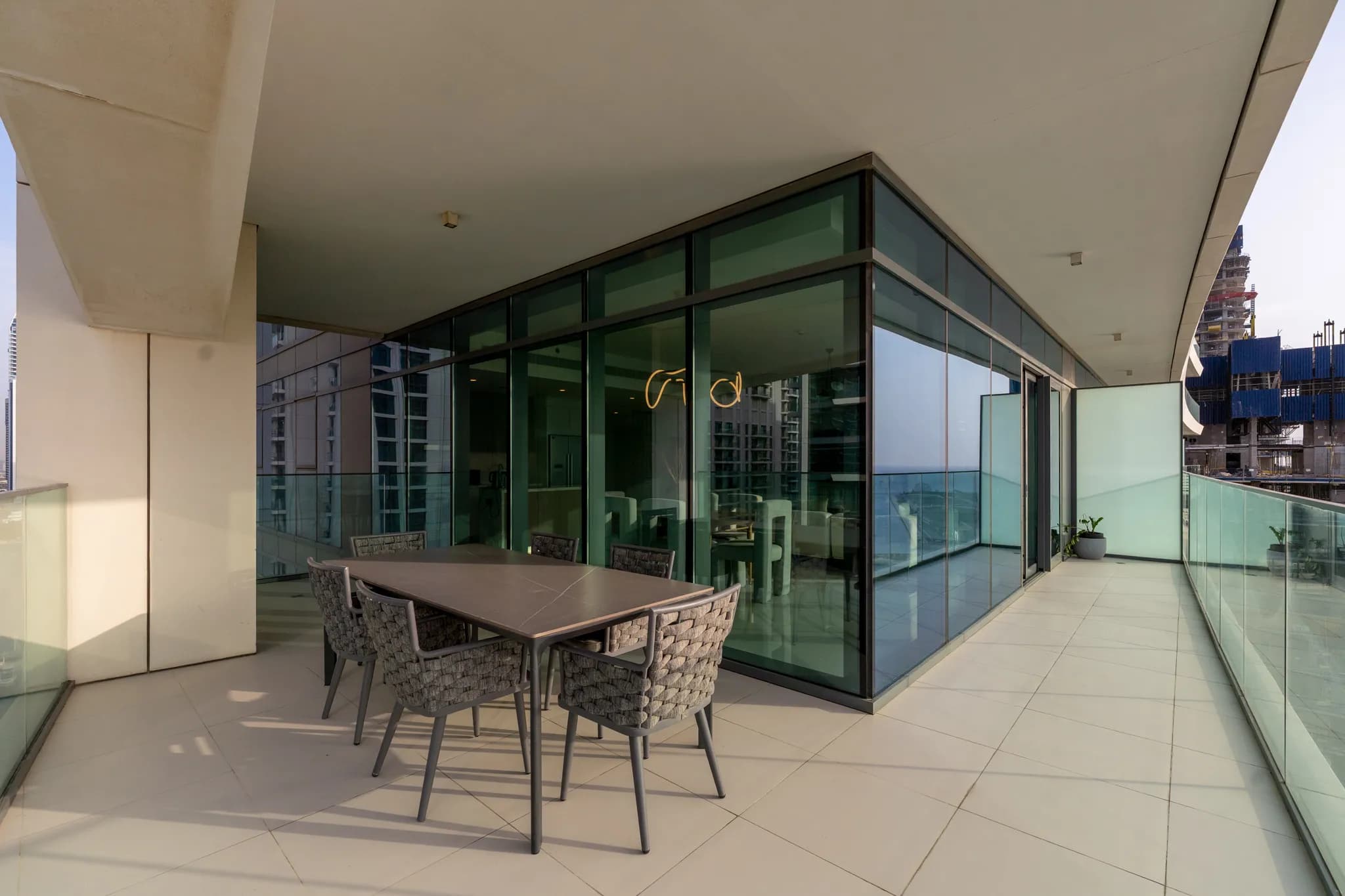 3-bed upgraded apartment in Beach Vista Emaar Beachfront - 5